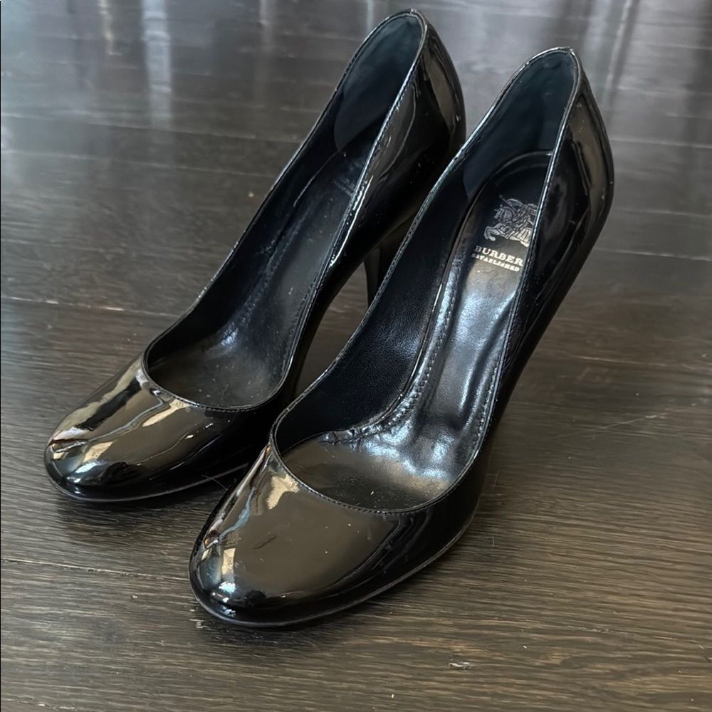 Burberry Black Patent Leather Heels – Size 36.5 | NWOB | Elegant Designer Pumps - Picture 6 of 14
